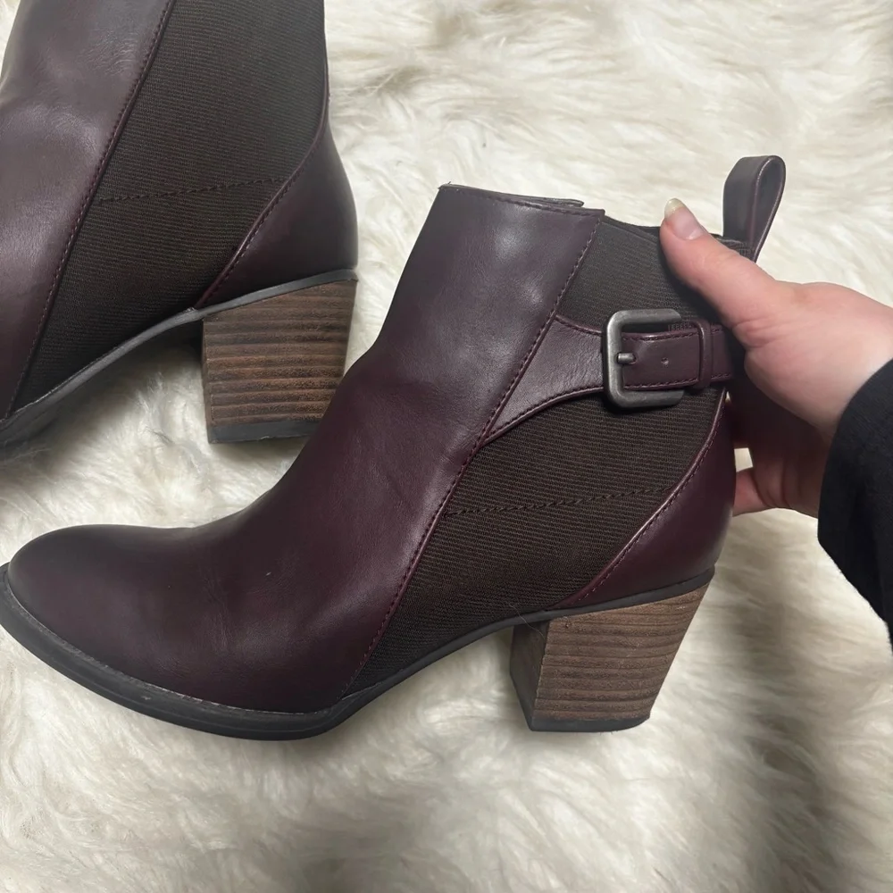 American Eagle Maroon Buckle Stacked Heel Booties size Women’s 8